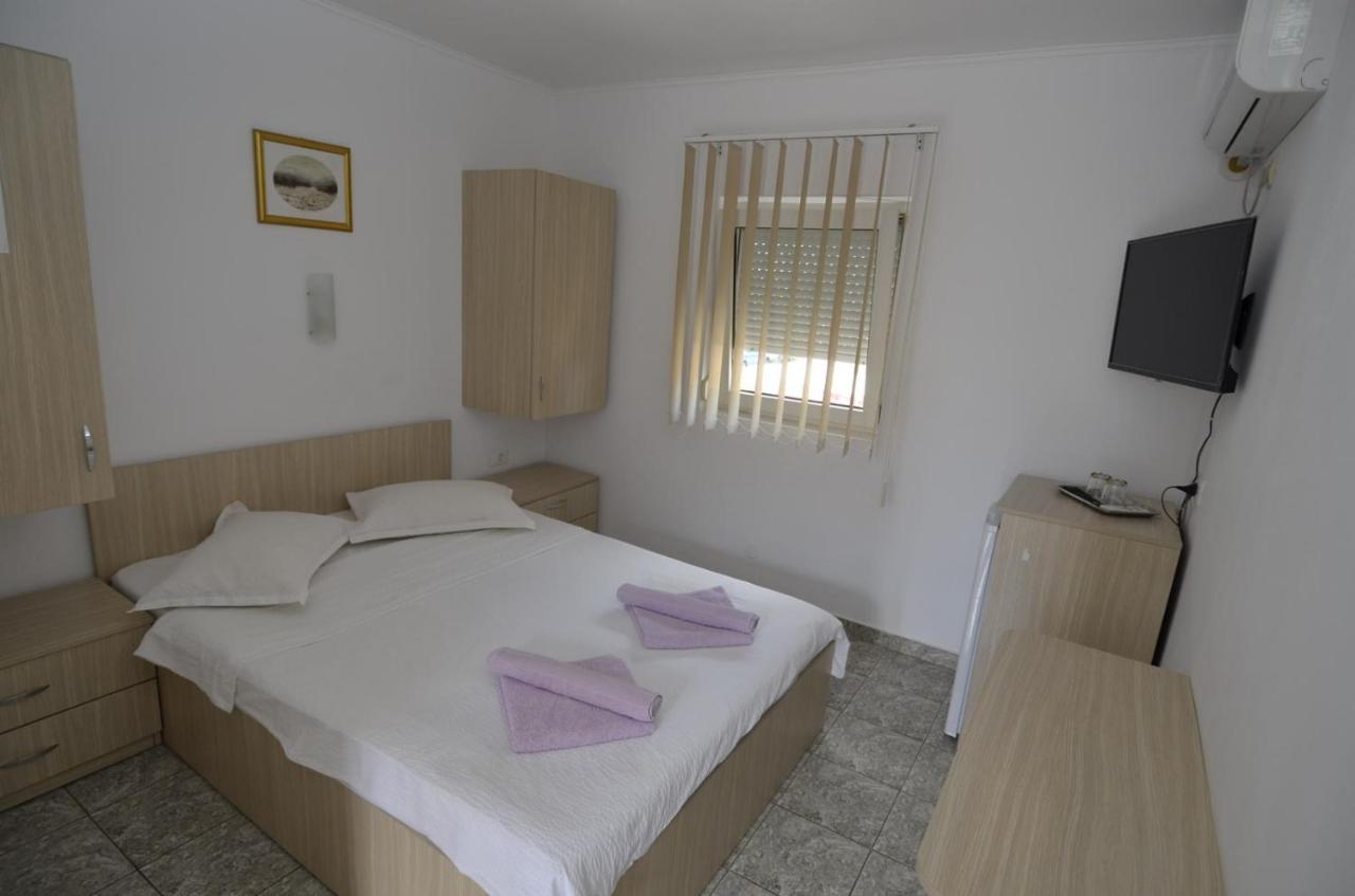 Hotel Vila Rara à Costinesti Extérieur photo
