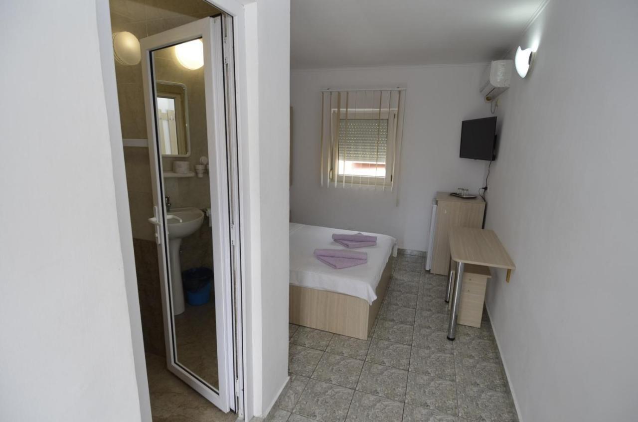 Hotel Vila Rara à Costinesti Extérieur photo